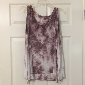 Long sleeve tee with cut out shoulders